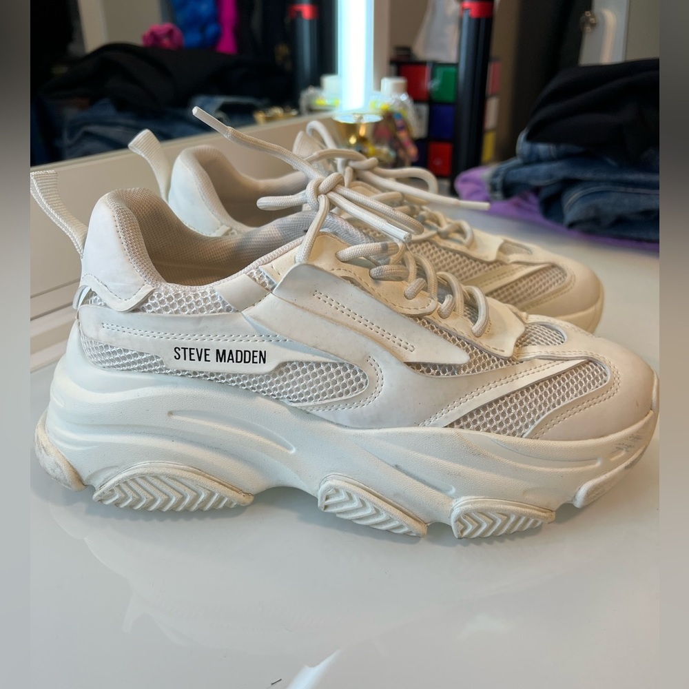 White Steve Madden sneaker